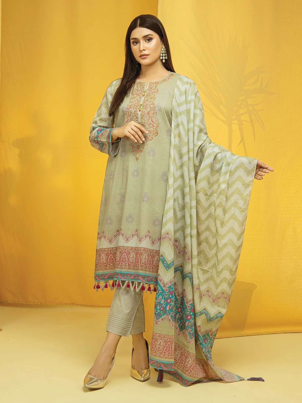 EWU22V1-23550 Unstitched Green Embroidered Lawn 2 Piece